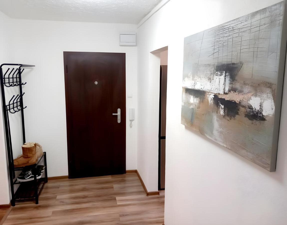 Stylovy Apartman V Samorine Luaran gambar