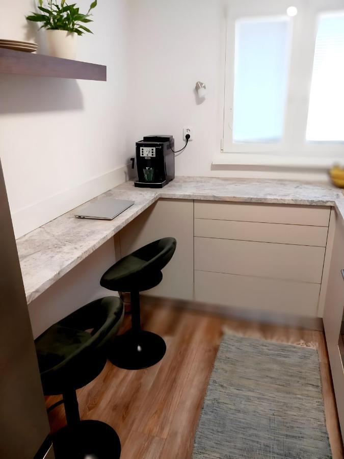 Stylovy Apartman V Samorine Luaran gambar